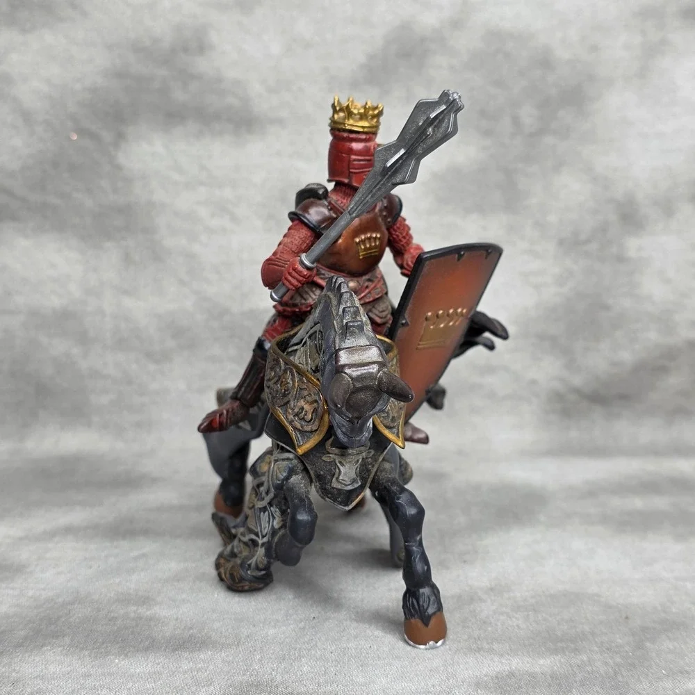 Papo 2007 Red Weapon Master Bull & Horse Medieval Mythical Figure #39918